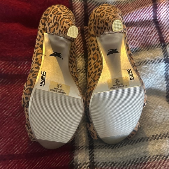 Sheikh 4” heels open toe animal print Size 6.5 never been worn - Picture 4 of 4